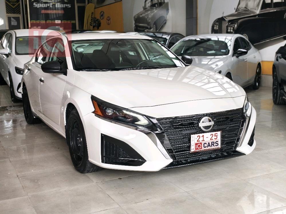 نيسان ألتيما